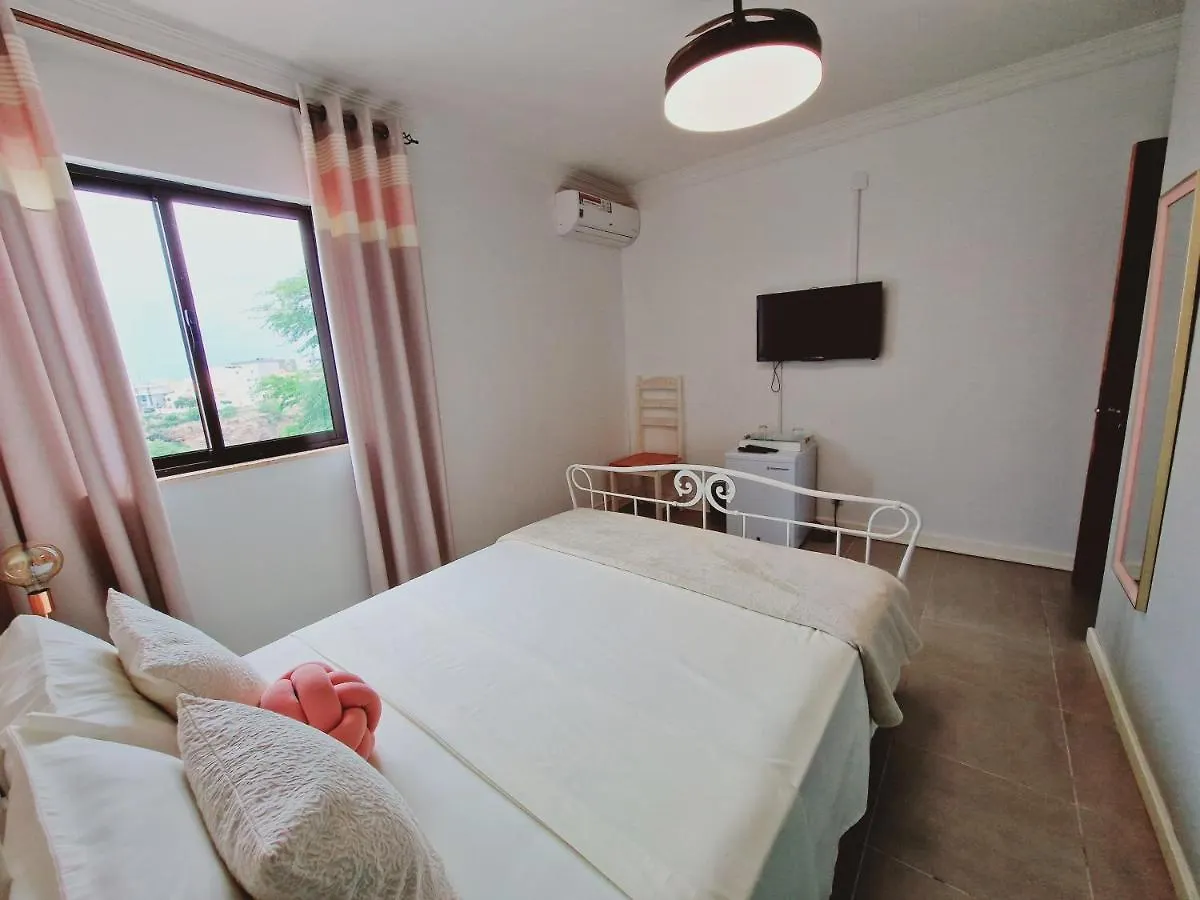 Kelly Guest House Praia 0*,